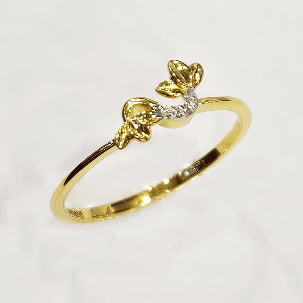 DIAMOND RING